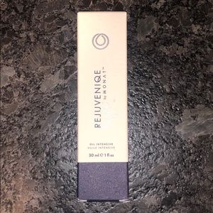 Monat Rejuveniqe light oil NIB